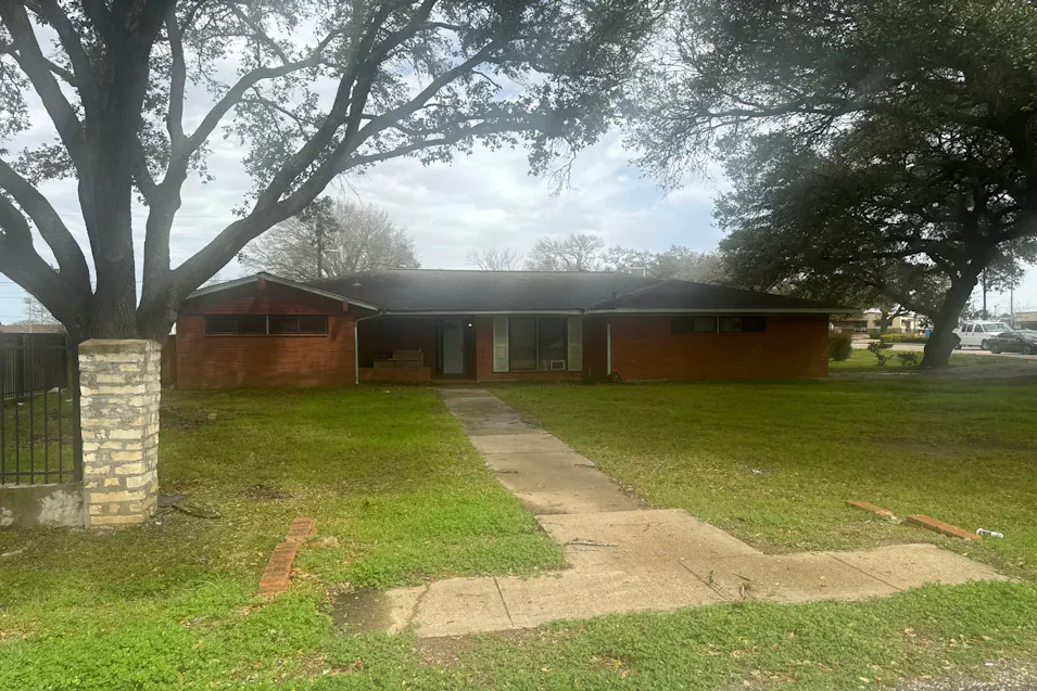 100 Bledsoe St Prairie View, TX 77446, Waller County