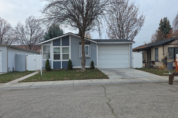 10693 W Glen Ellyn St Boise, ID 83713, Ada County