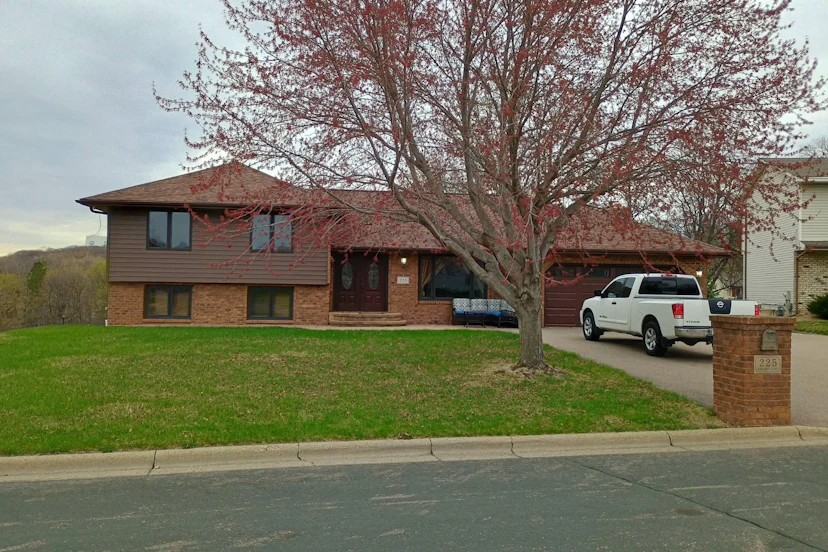 225 Burncrest Ct
