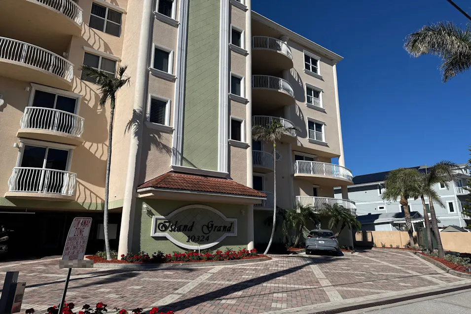 10324 Gulf Blvd Apt 400 Treasure Island, FL 33706, Pinellas County