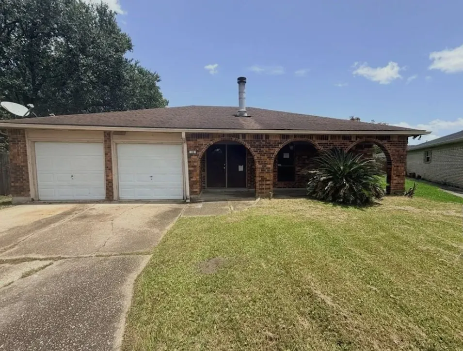 36 Ramon Via Harvey, LA 70058, Jefferson County
