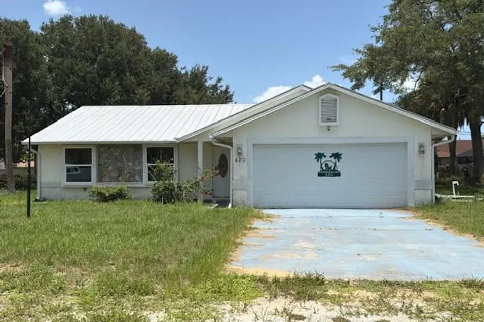 420 11th St SW Vero Beach, FL 32962, Indian River County