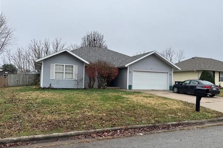 212 W Wilson St Republic, MO 65738, Greene County