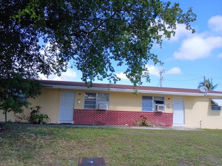 821 7 Ave Hallandale, FL 33009, Broward County