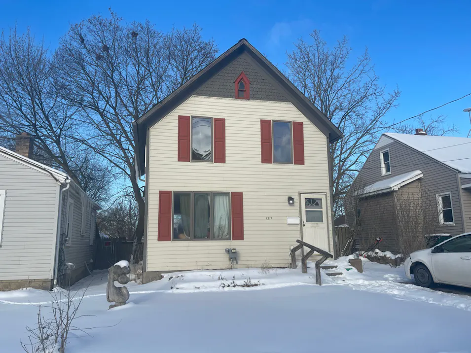 1317 Vermont Ave Lansing, MI 48906, Clinton County