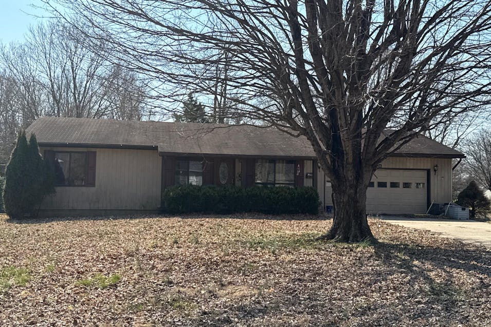 124 Carter Dr Metropolis, IL 62960, Massac County