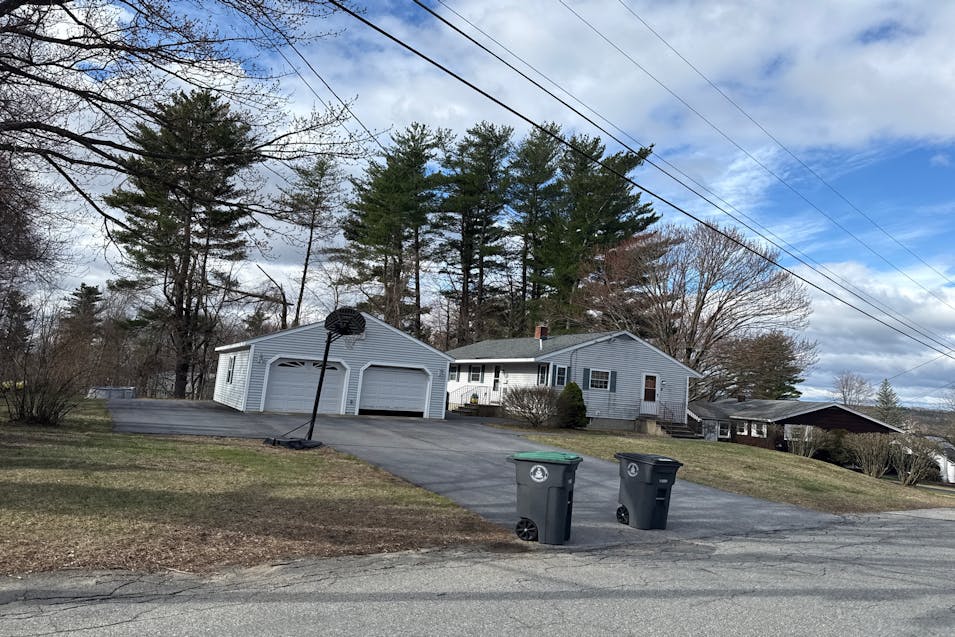8 Fairview Avenue Pembroke (Suncook), NH 03275, Merrimack County