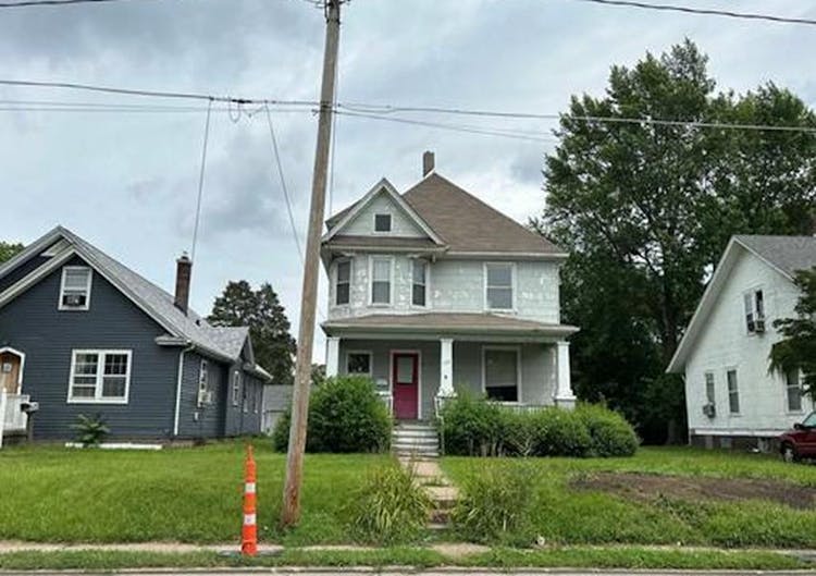 1527 N Marquette St Davenport, IA 52804, Scott County