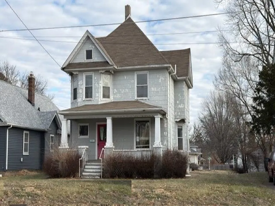 1527 N Marquette St Davenport, IA 52804, Scott County