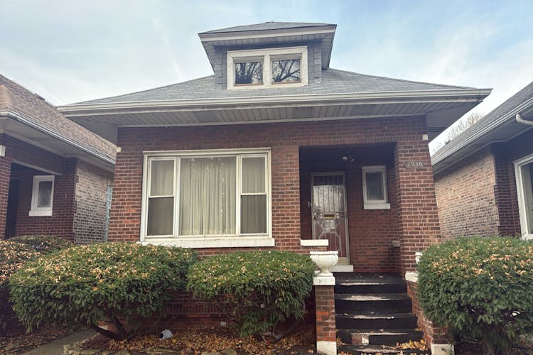 7950 S Jeffery Blvd Chicago, IL 60617, Cook County