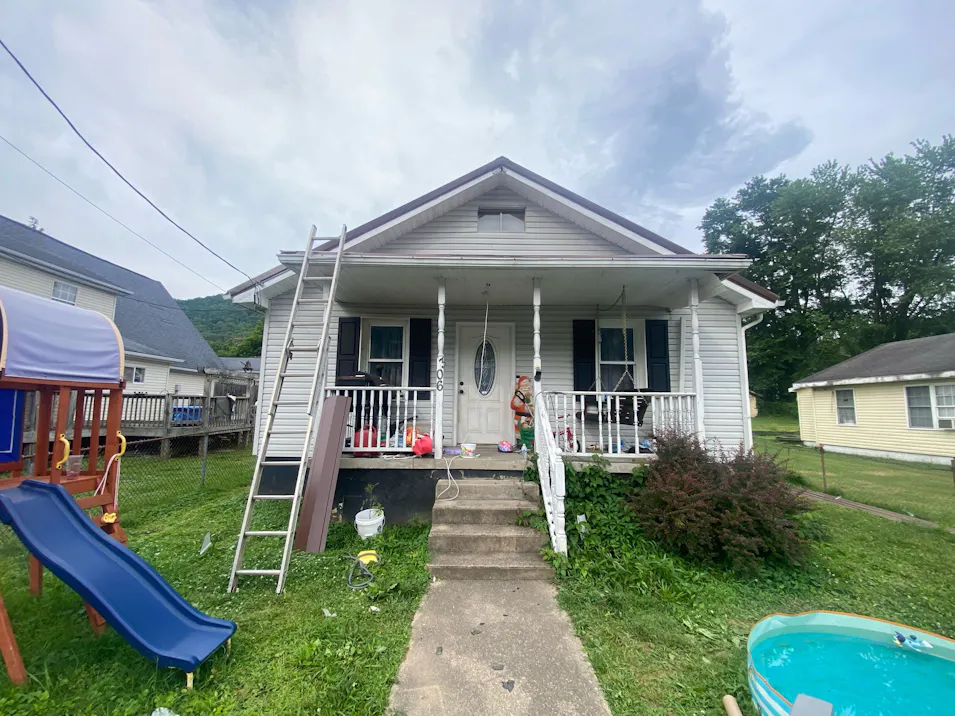 306 4th Ave Glasgow, WV 25086, Kanawha County