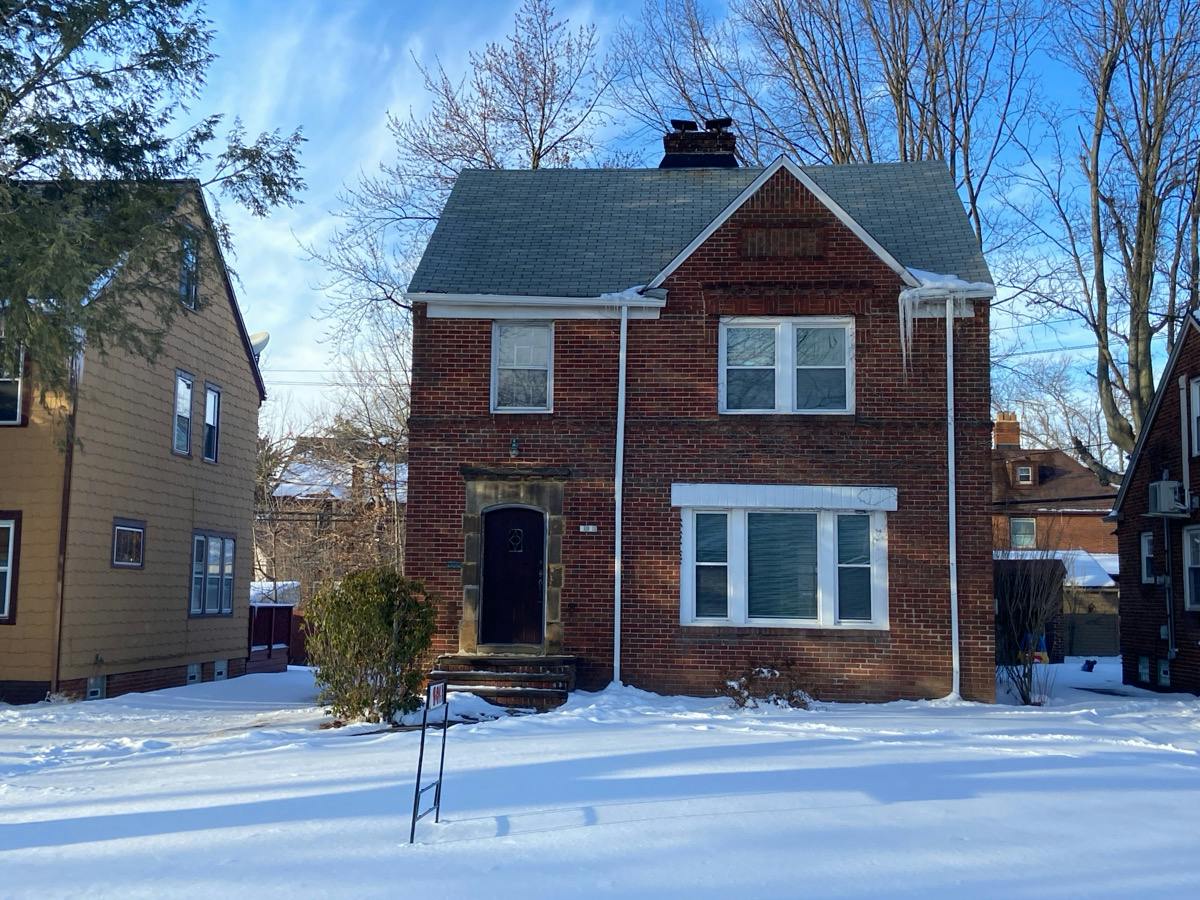 Bainbridge Rd, Cleveland, OH 44118
