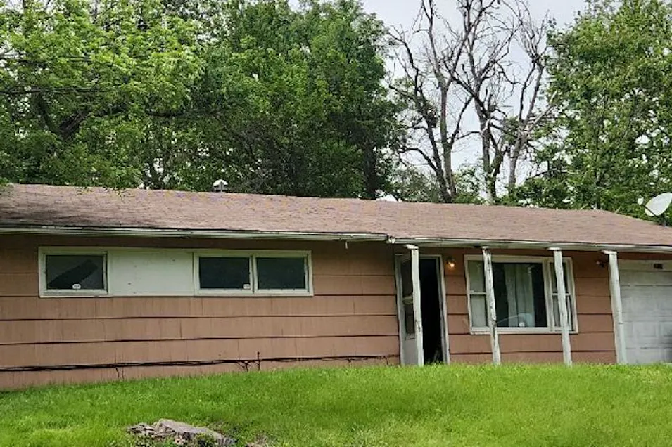 3015 SE Iowa Ave Topeka, KS 66605, Shawnee County