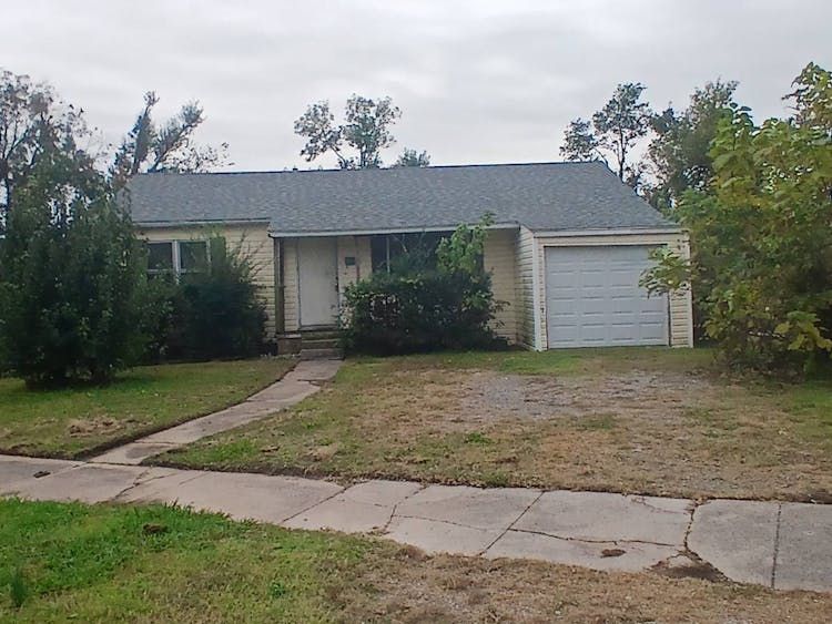 521 E 5th St Claremore, OK 74017, Rogers County