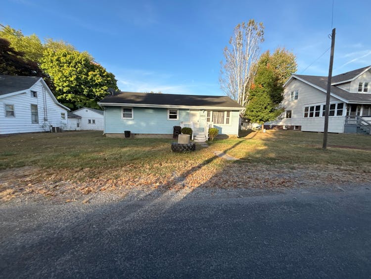 533 N Champaign St Bement, IL 61813, Piatt County