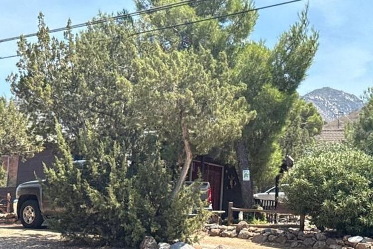 625 Sycamore St Bodfish, CA 93205-9608, Kern County