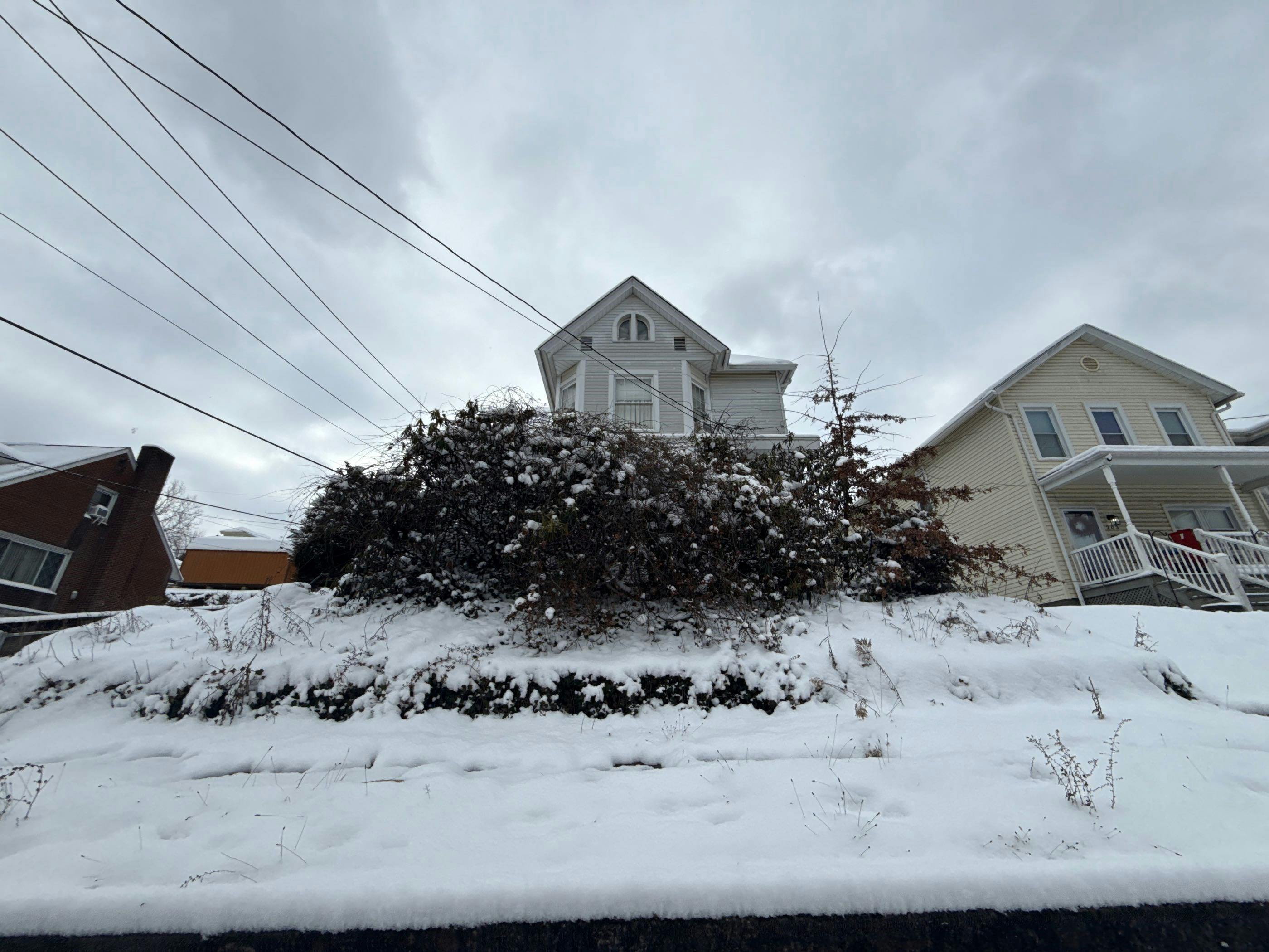 Prospect Ave, Charleroi, PA 15022