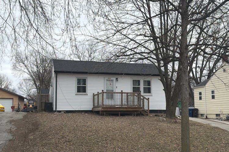 4905 SW 6th St Des Moines, IA 50315, Polk County