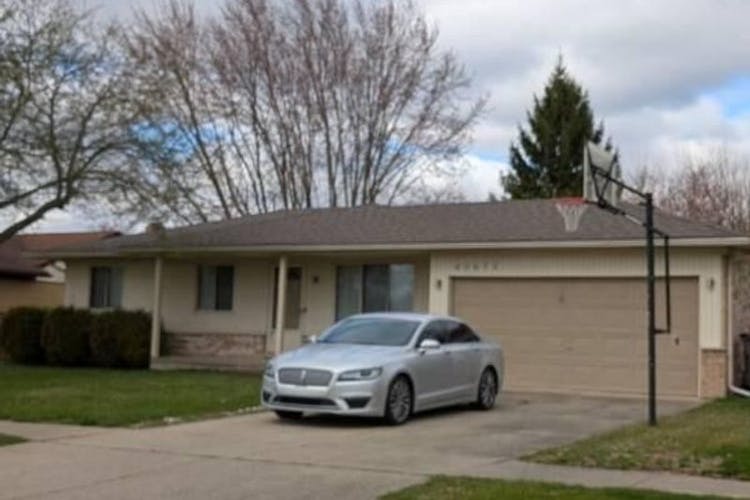 40613 Michael St Clinton Twp, MI 48038, Macomb County
