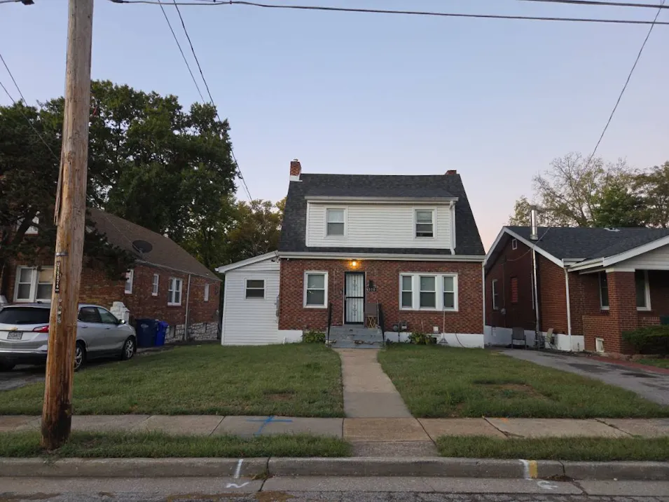 6370 Glenmore Ave Saint Louis, MO 63121, St. Louis County