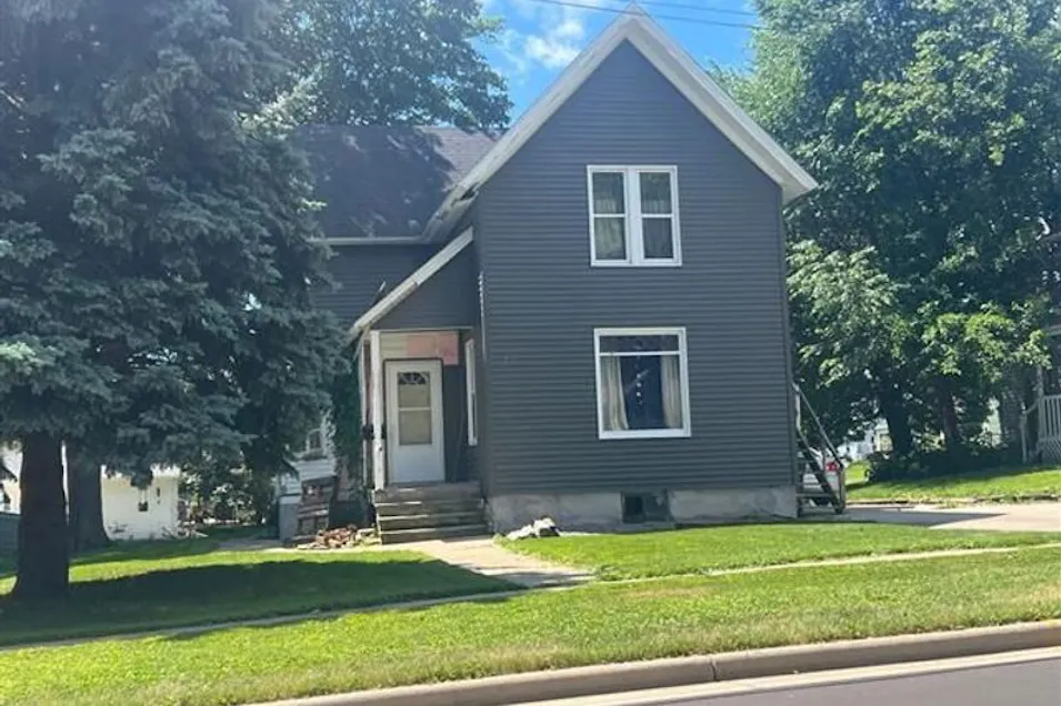 107 W Brown St Waupun, WI 53963, Dodge County