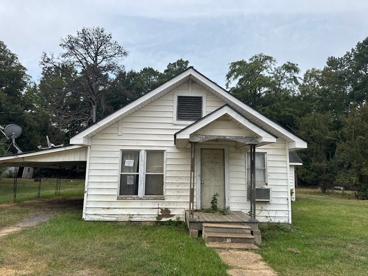 907 N Martin St Warren, AR 71671, Bradley County