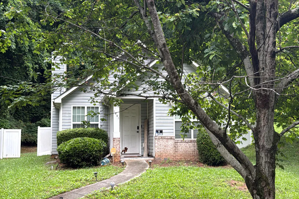 1905 Grant Rd SW Atlanta, GA 30331, Fulton County