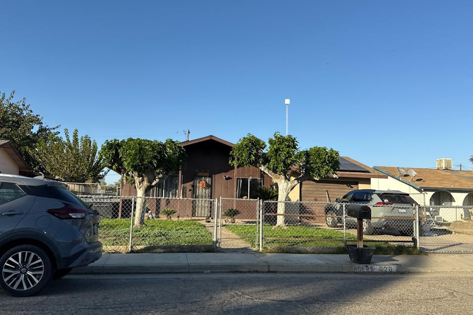 626 East Compton Avenue Pixley, CA 93256, Tulare County
