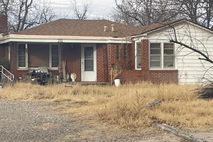 211 E Country Club Rd Roswell, NM 88201, Chaves County