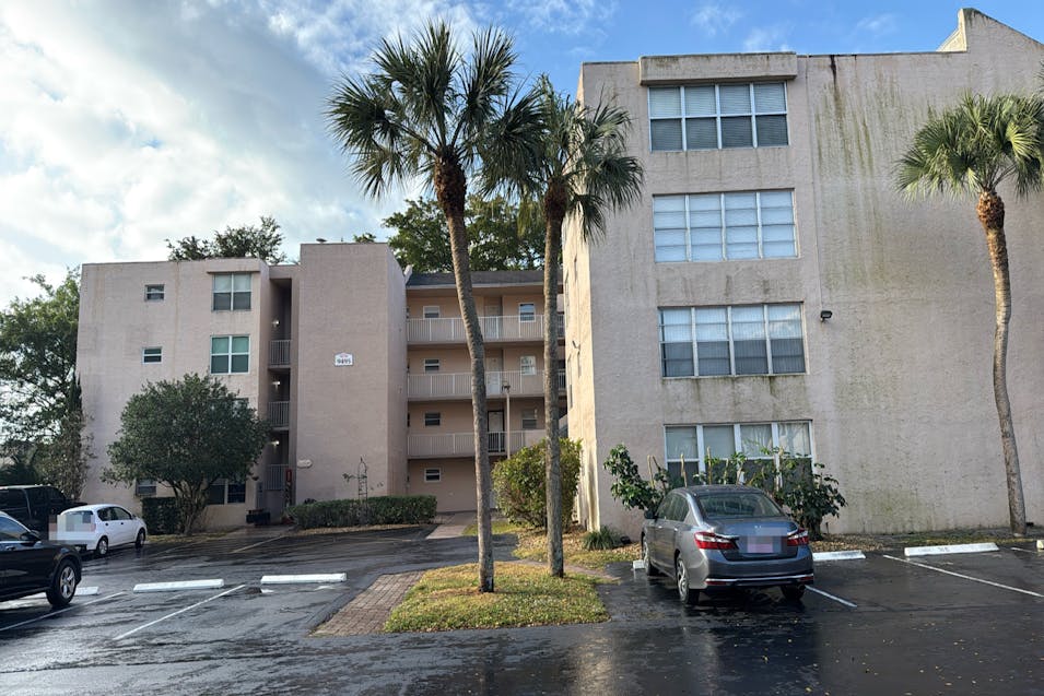 9495 Evergreen Pl Unit 102 Fort Lauderdale, FL 33324, Broward County