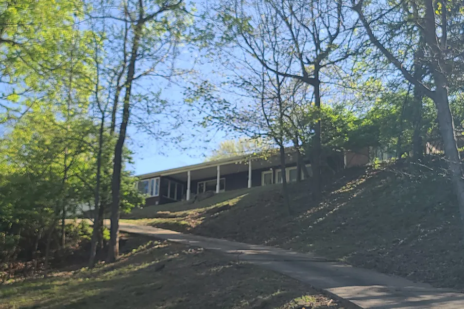 258 N. Summit Ave. Fayetteville, AR 72701, Washington County
