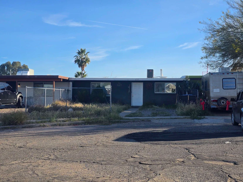3337 S Lloyd Vista