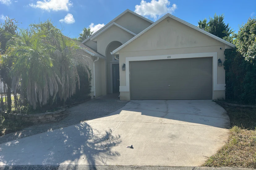 608 Cassia Dr