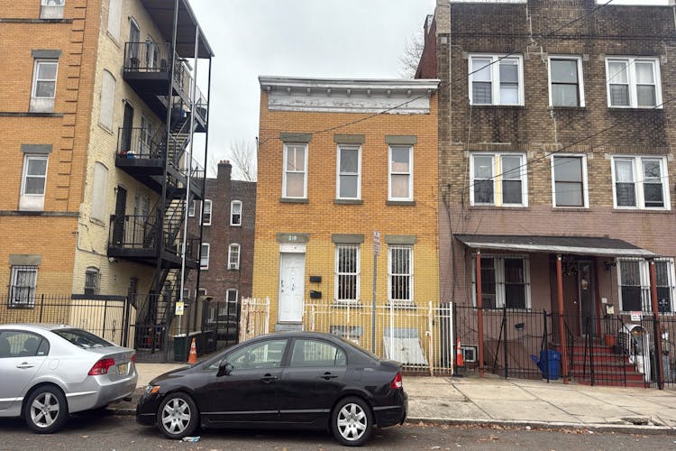 210 Berkeley Avenue Newark, NJ 07107, Essex County