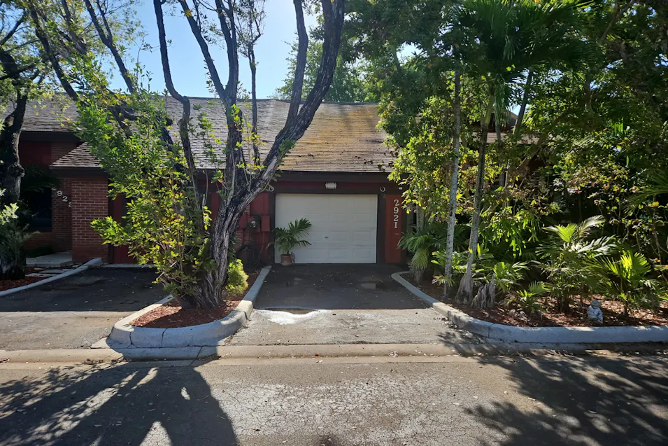 2921 35th Ter Hollywood, FL 33021, Broward County