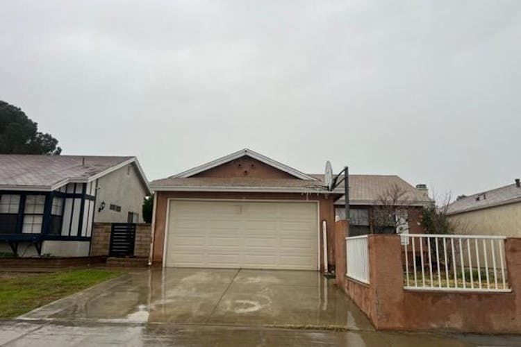 2810 Juniper Dr Palmdale, CA 93550, Los Angeles County