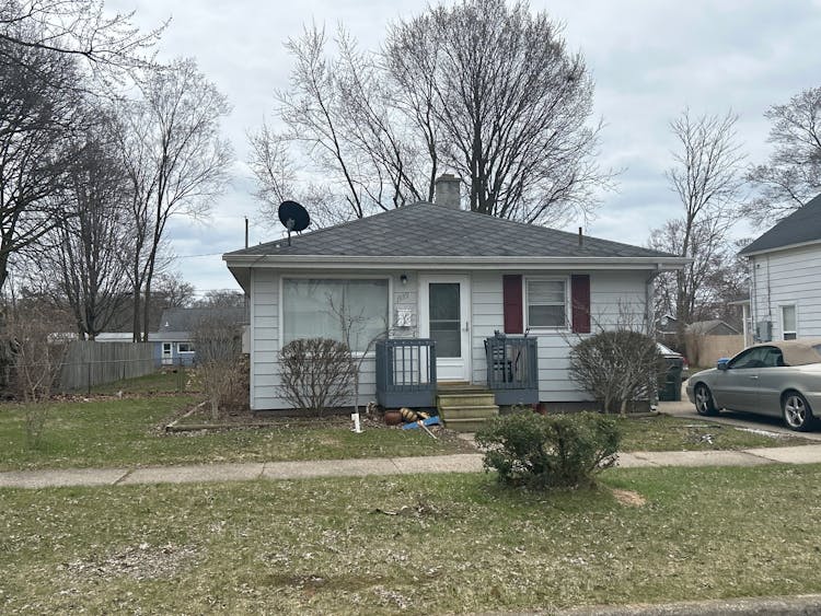 1939 Philo Ave Muskegon, MI 49441, Muskegon County