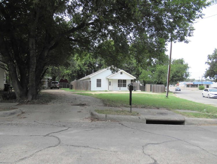 402 College Street Cleburne, TX 76033, Johnson County