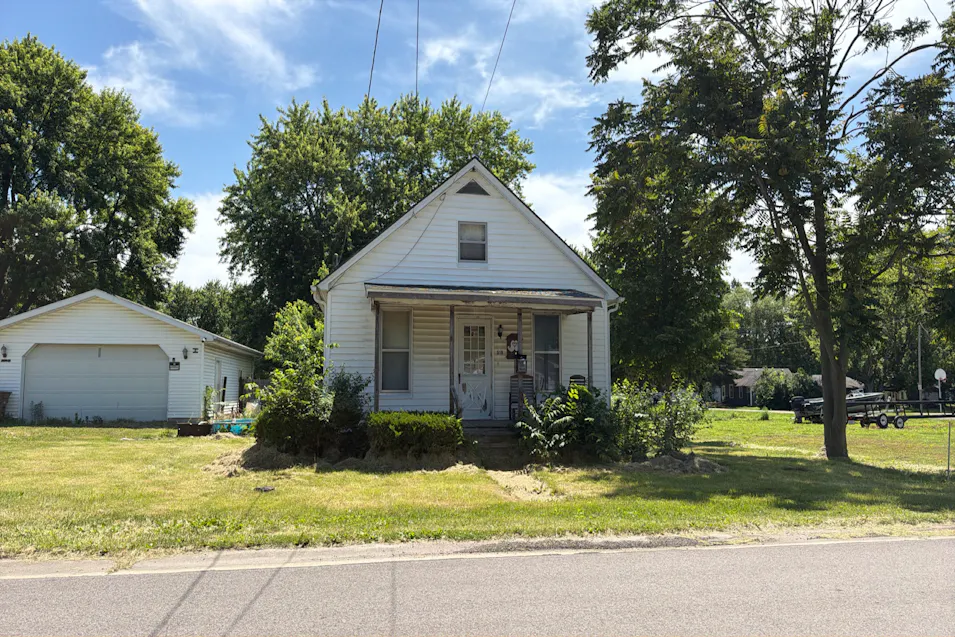 518 South 6th Street Girard, IL 62640, MacOupin County