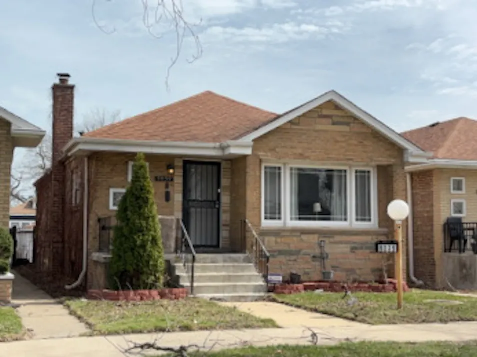 9039 S Phillips Ave Chicago, IL 60617, Cook County