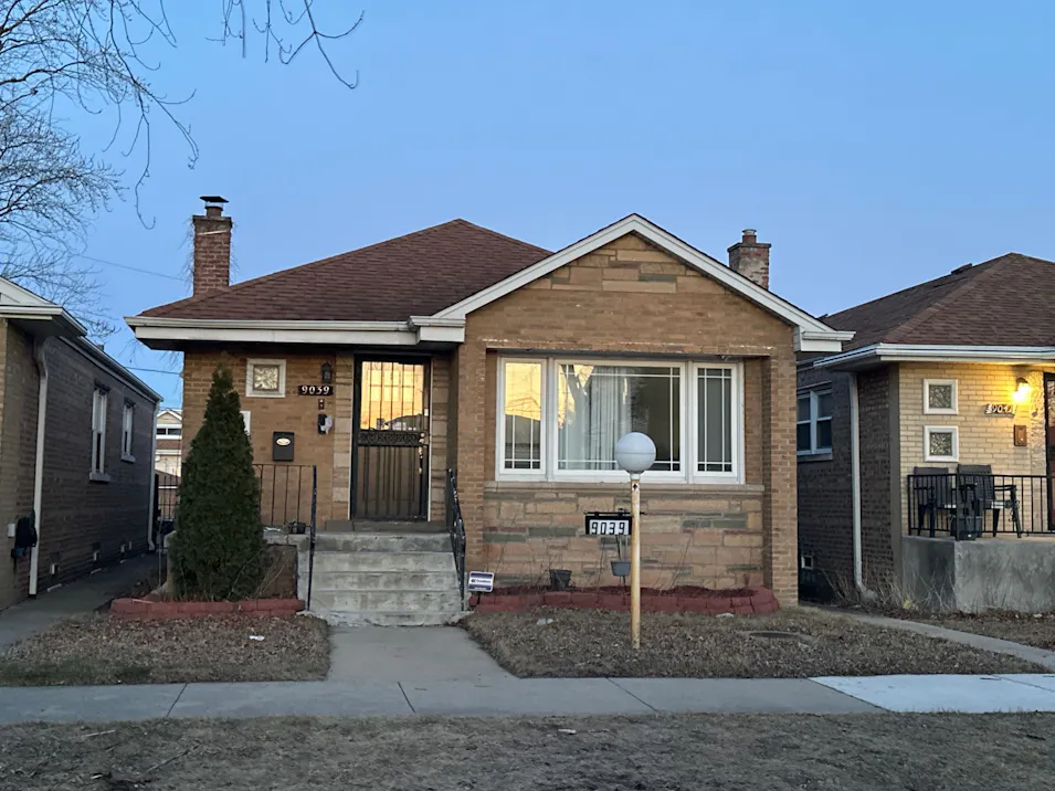 9039 S Phillips Ave Chicago, IL 60617, Cook County