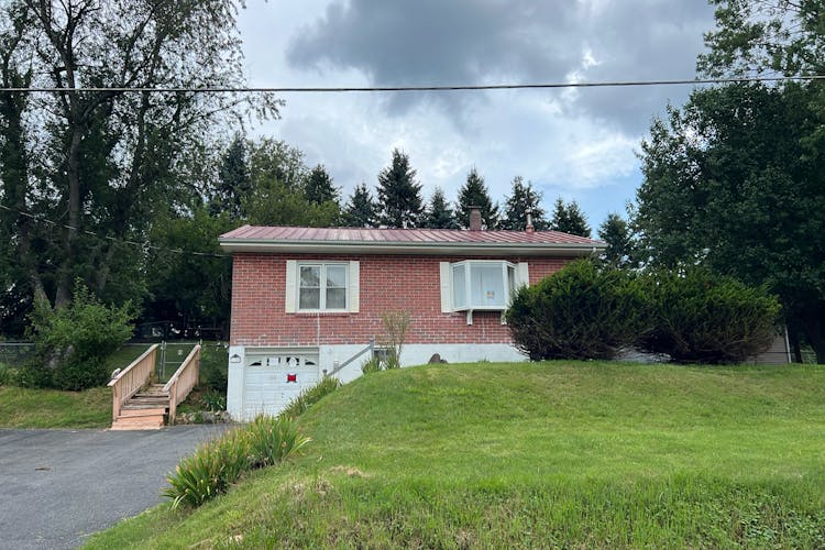 120 Shutterlee Mill Lane Staunton, VA 24401, Augusta County