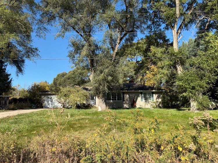 9699 10 Mile Rd NE Rockford, MI 49341, Kent County