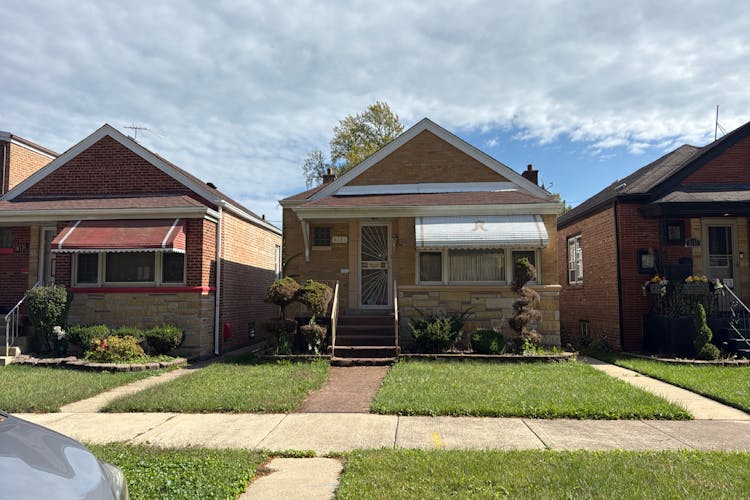 8133 S. Saginaw Ave. Chicago, IL 60617, Cook County