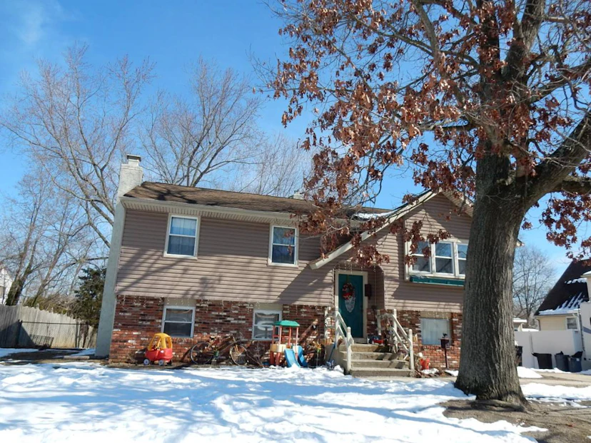 12 Lynn Dr