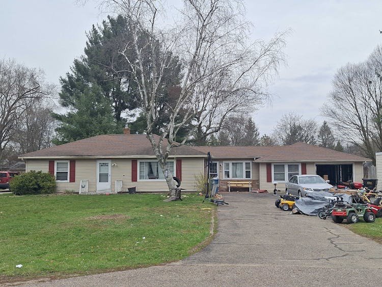 1053 Bloomfield Ave Plainwell, MI 49080, Allegan County