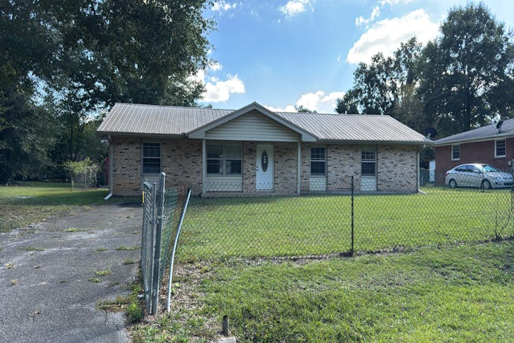 2013 Roberson St Sw Jacksonville, AL 36265, Calhoun County