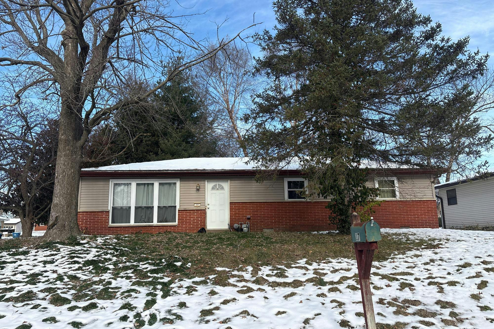Neptune Dr, Belleville, IL 62226