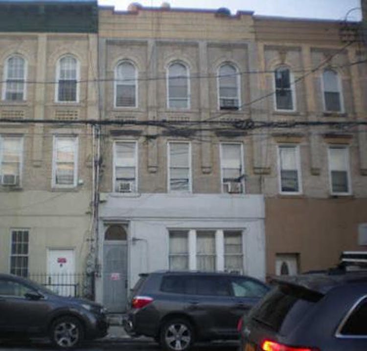 914 Glenmore Ave Brooklyn, NY 11208, Kings County
