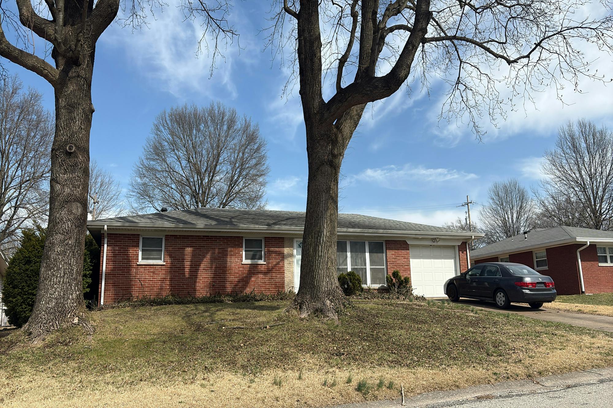 Briarwood Dr, Belleville, IL 62223